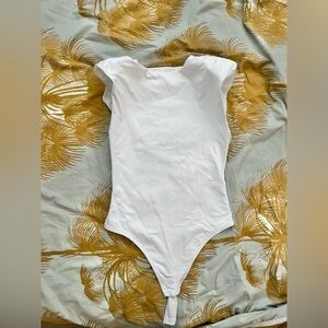 🎁FW2P/$50 Babaton contour shoulder pad bodysuit S